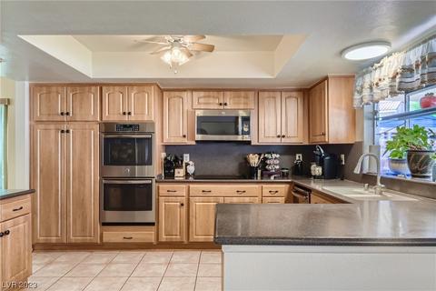 8648 Cremona Dr, Las Vegas, NV 89117