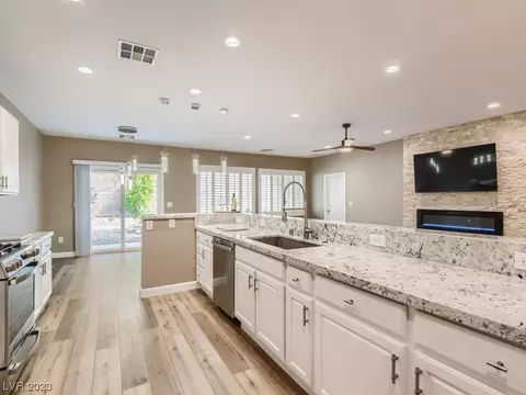 2465 Erastus Dr, Henderson, NV 89044