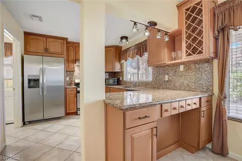 2457 Desert Sands Dr, Las Vegas, NV 89134