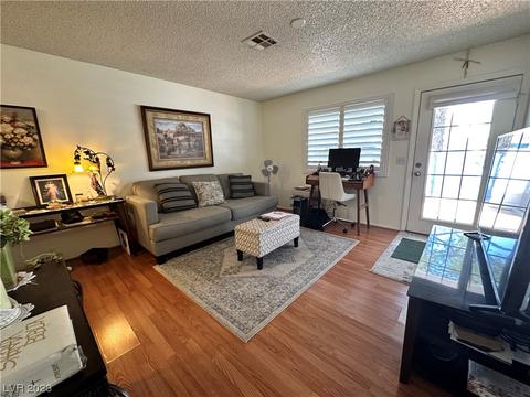 2140 Petersham Ct #B, Las Vegas, NV 89108