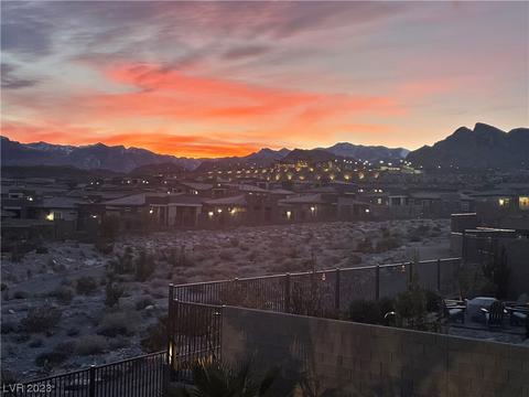 12501 Skyracer Dr, Las Vegas, NV 89138