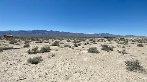 9700 S Raymond St, Pahrump, NV 89048