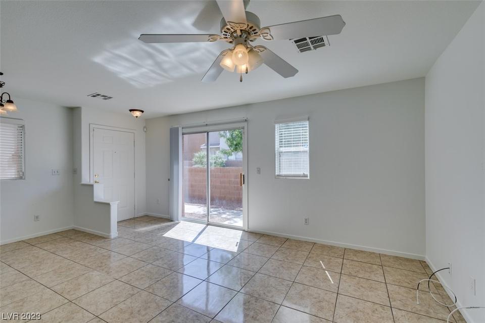  4127 Halfmoon Bay Dr, Las Vegas, NV 89115 photo 10