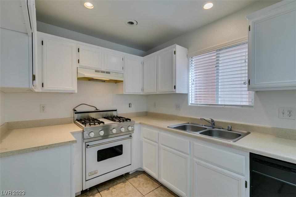  4127 Halfmoon Bay Dr, Las Vegas, NV 89115 photo 40