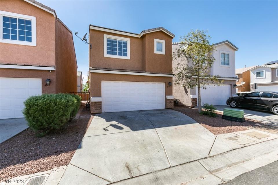  4127 Halfmoon Bay Dr, Las Vegas, NV 89115 photo 2