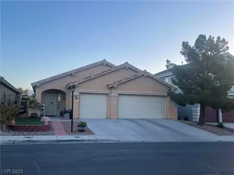 8208 Valley Stream Ave, Las Vegas, NV 89131