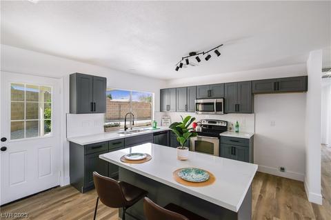 698 W Nelson Ave, North Las Vegas, NV 89030