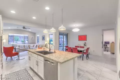 5669 Shadow Bend Dr, Las Vegas, NV 89135