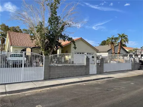 6080 Desert Sun Dr, Las Vegas, NV 89110
