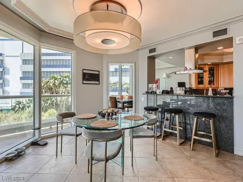 2747 Paradise Rd #305, Las Vegas, NV 89109