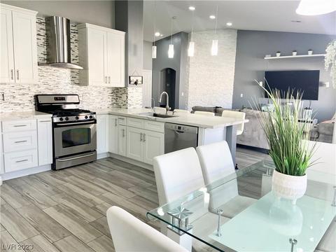 9220 Desert Village Ave, Las Vegas, NV 89147