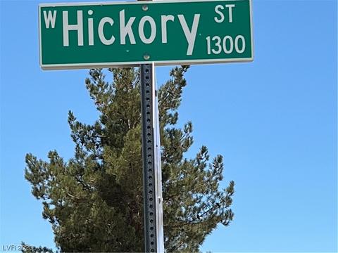 1500 W Hickory St, Pahrump, NV 89048