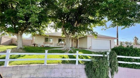 4119 Meadowglen Way, Las Vegas, NV 89121
