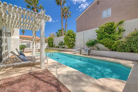 2017 Spruce Brook Dr, Henderson, NV 89074