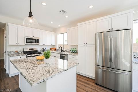 6210 Copper Light St, North Las Vegas, NV 89081
