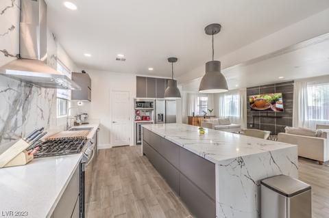 779 Royal Course Ct, Las Vegas, NV 89148