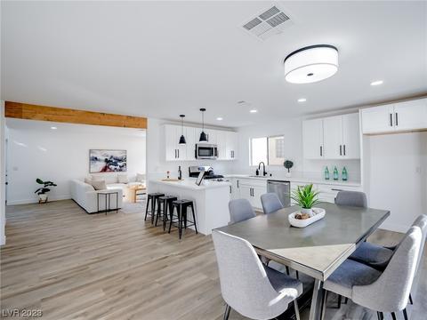 9404 Valencia Canyon Dr, Las Vegas, NV 89117