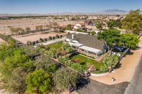 7621 Schirlls St, Las Vegas, NV 89139