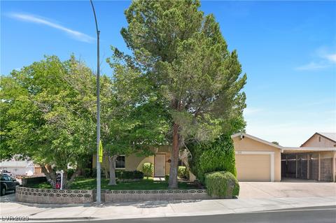 729 Greenway Rd, Henderson, NV 89002