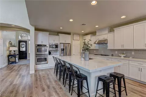 8255 Cupertino Heights Way, Las Vegas, NV 89178
