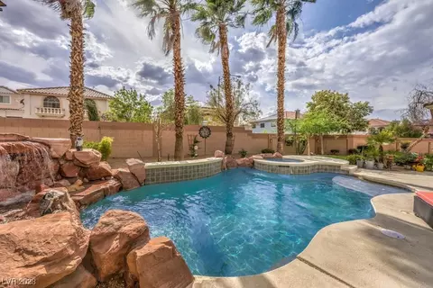 10779 Barnard Bee Ct, Las Vegas, NV 89183