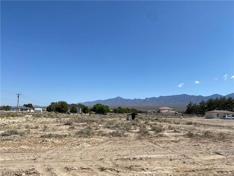 530 E Harris Farm Rd, Pahrump, NV 89060