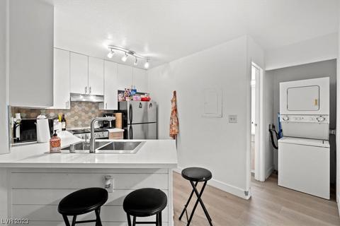 480 Elm Dr #202, Las Vegas, NV 89169