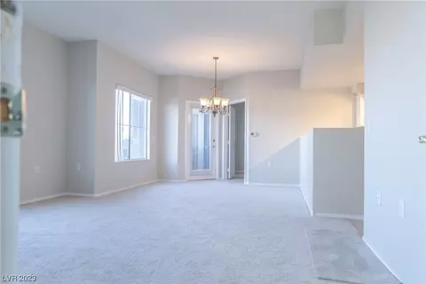 10245 S Maryland Pkwy #1210, Las Vegas, NV 89183