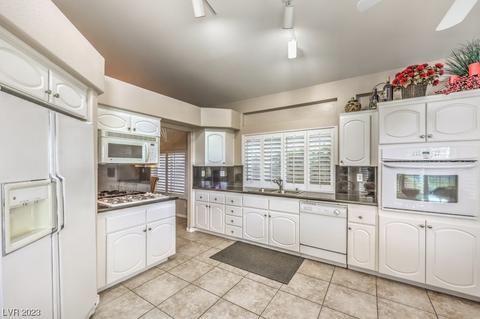 2145 Eaglepath Cir, Henderson, NV 89074 photo 10