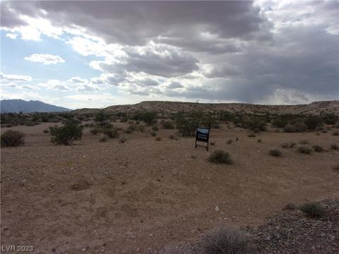 8860 S Lake St, Pahrump, NV 89048