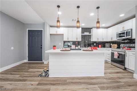3813 W Oakey Blvd, Las Vegas, NV 89102