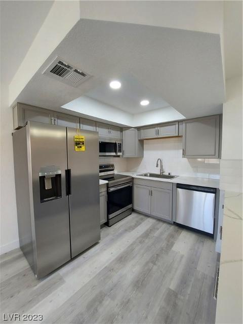 901 Sulphur Springs Ln #201, Las Vegas, NV 89128
