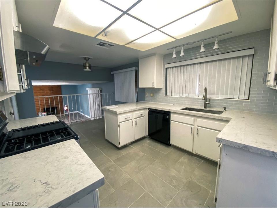  1938 Casey Dr, Las Vegas, NV 89119 photo 2