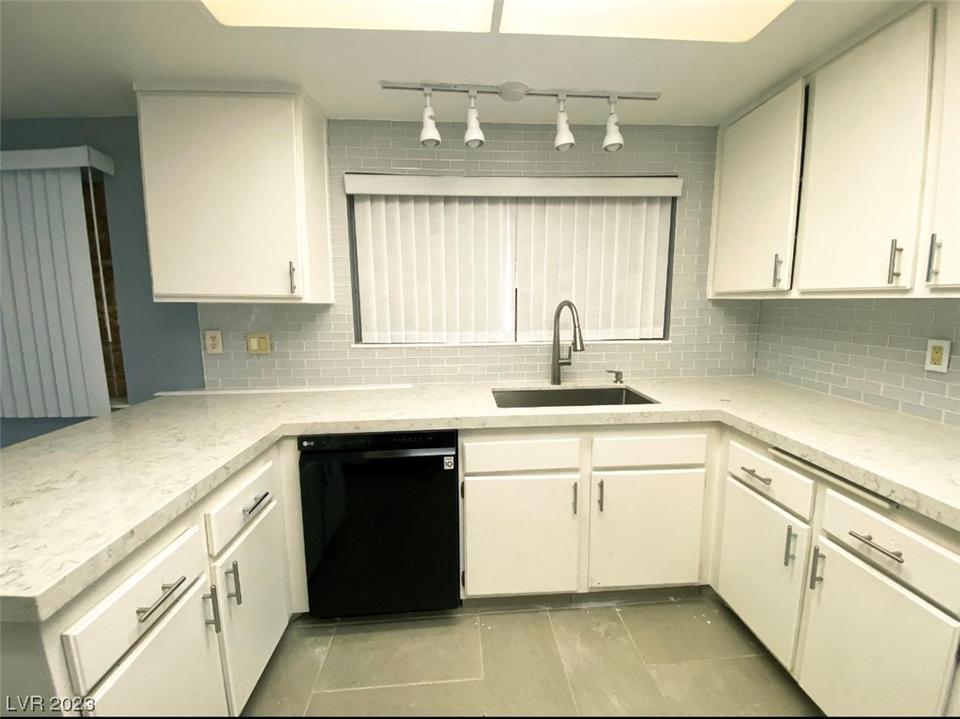  1938 Casey Dr, Las Vegas, NV 89119 photo 3