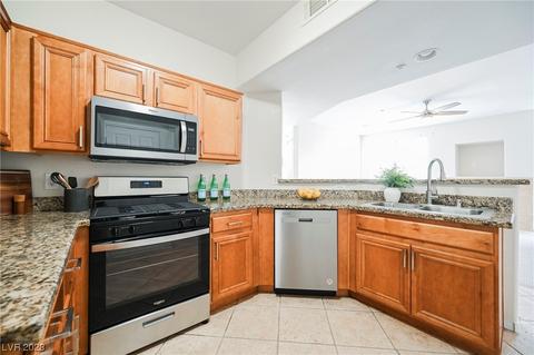 5855 Valley Dr #2148, North Las Vegas, NV 89031