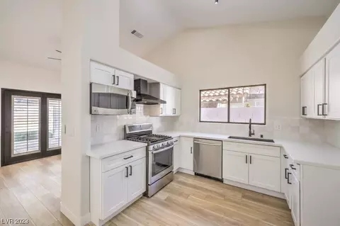 2925 Autumn Haze Ln, Las Vegas, NV 89117