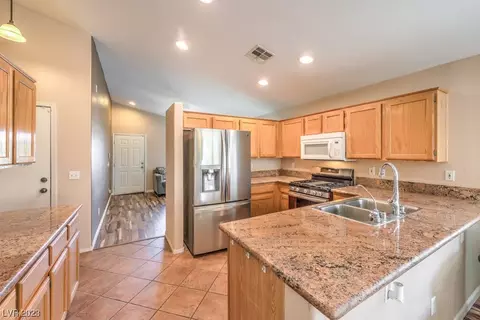 8921 Meisenheimer Ave, Las Vegas, NV 89143