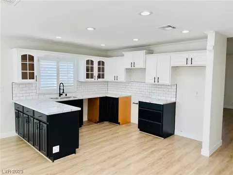 3205 Point Lobos Dr, Las Vegas, NV 89108