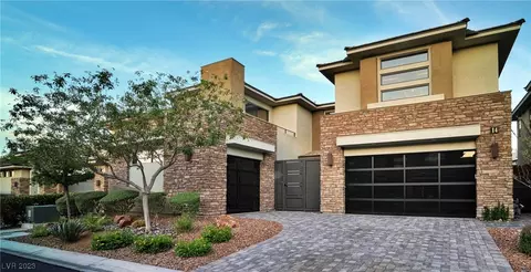 14 Moonfire Dr, Las Vegas, NV 89135