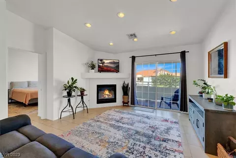 8452 Boseck Dr #232, Las Vegas, NV 89145