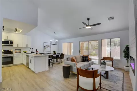 9513 Gold Bank Dr, Las Vegas, NV 89134