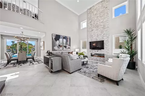 8201 Horseshoe Bend Ln, Las Vegas, NV 89113