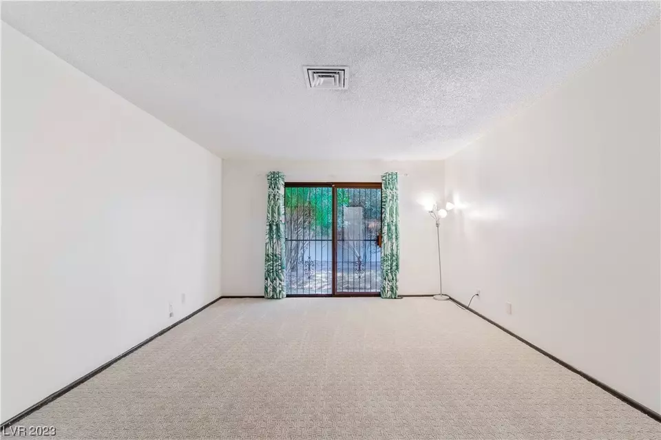  2465 Whippoorwill Ln, Las Vegas, NV 89121 photo 17
