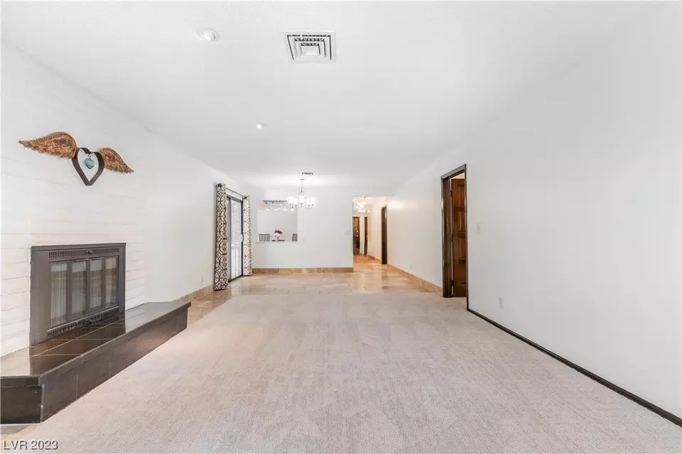  2465 Whippoorwill Ln, Las Vegas, NV 89121 photo 11