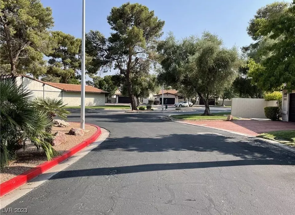 2465 Whippoorwill Ln, Las Vegas, NV 89121 photo 38