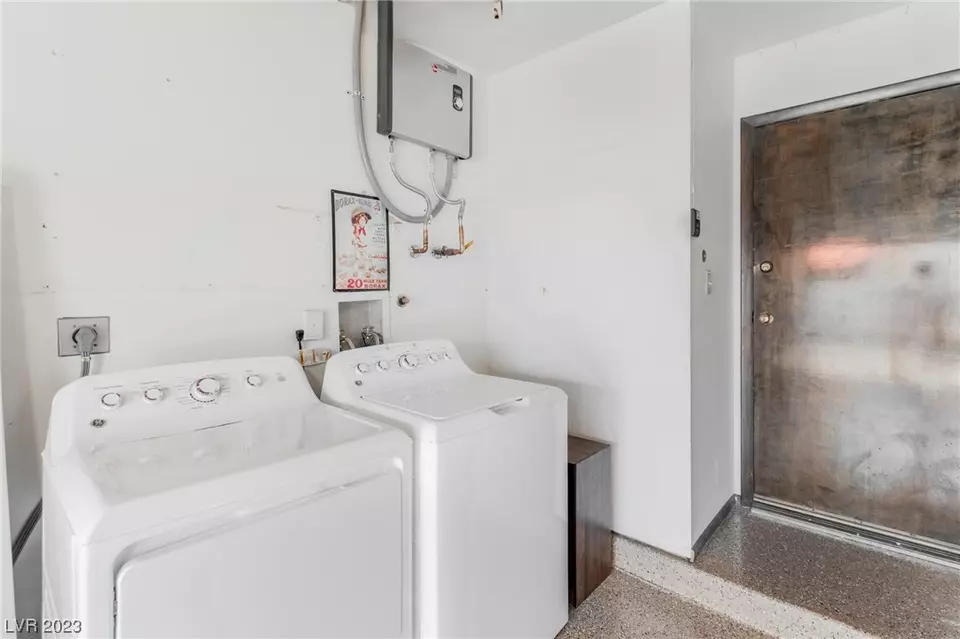  2465 Whippoorwill Ln, Las Vegas, NV 89121 photo 29