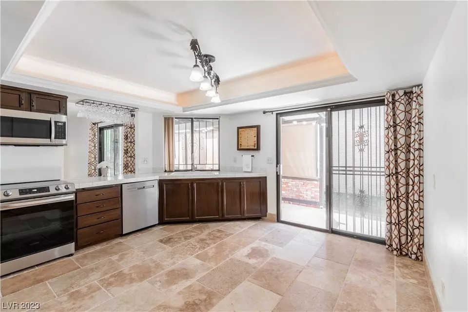  2465 Whippoorwill Ln, Las Vegas, NV 89121 photo 7