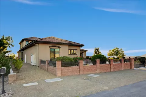 250 S Naples St, Henderson, NV 89015