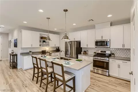 879 Mary Baer Walk, Henderson, NV 89011