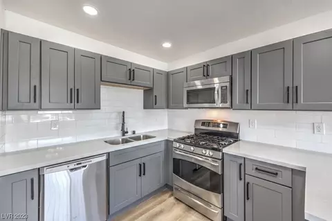 875 Blankenship Ave, Las Vegas, NV 89106